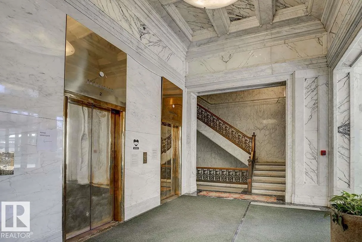 #808 10134 100 ST NW