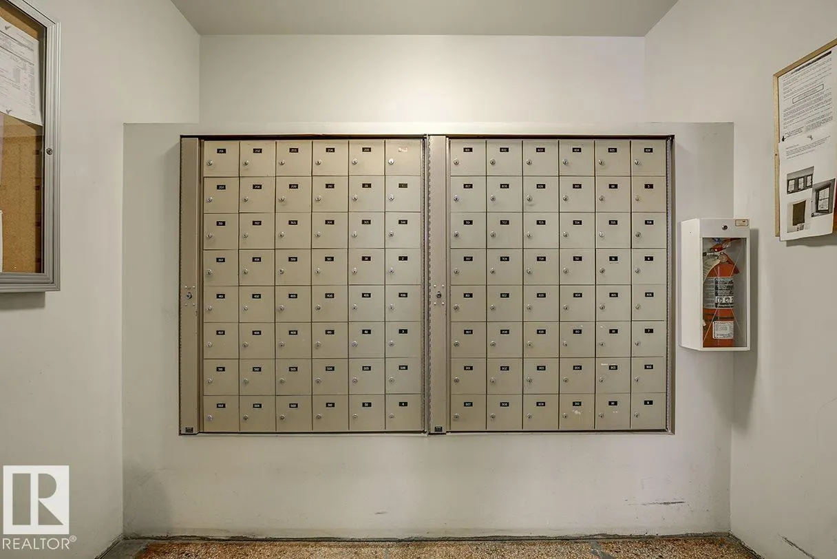 #808 10134 100 ST NW
