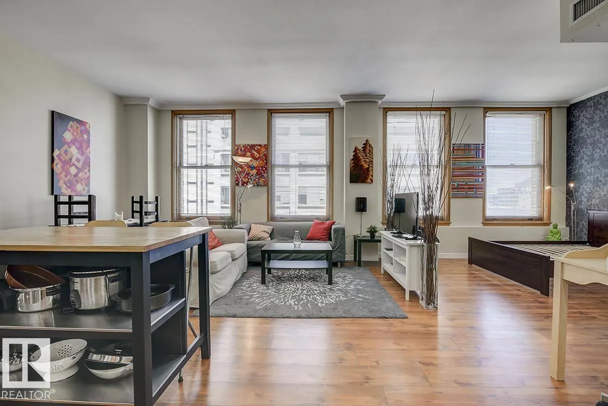 #808 10134 100 ST NW