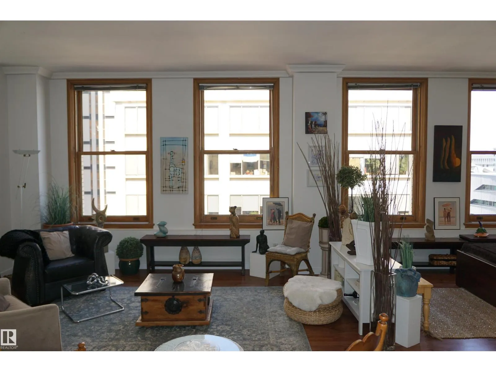 #808 10134 100 ST NW