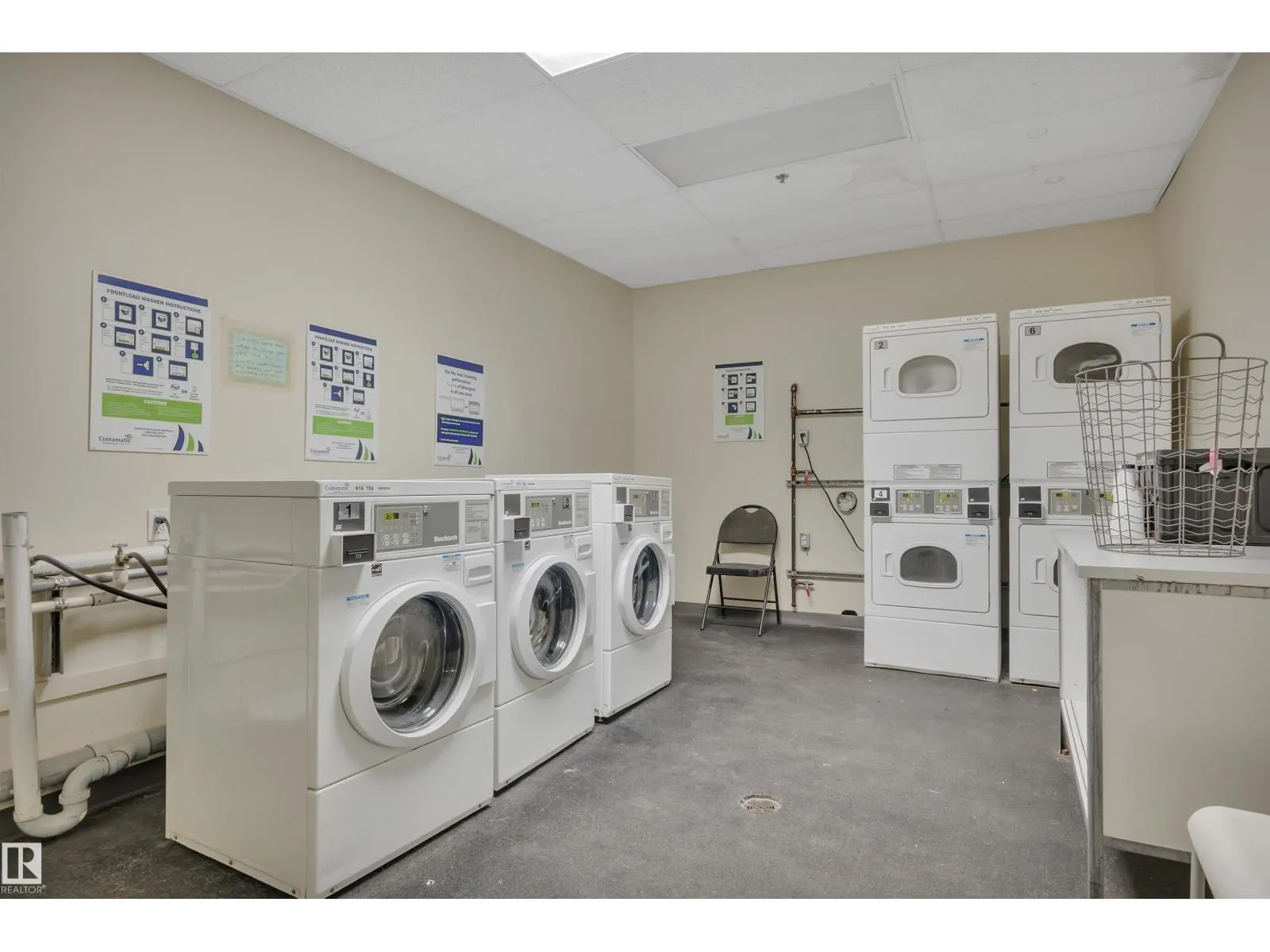 #808 10134 100 ST NW