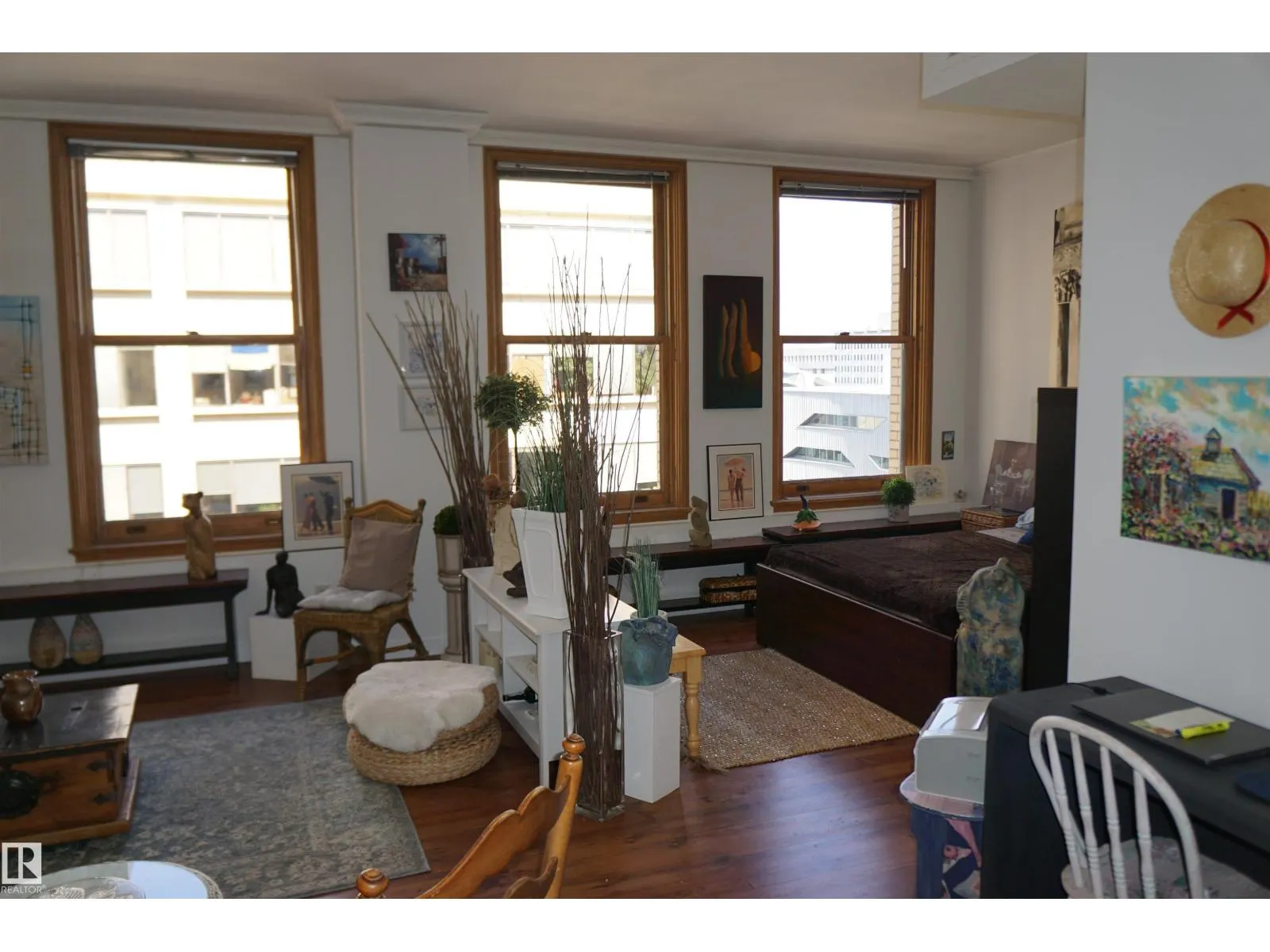 #808 10134 100 ST NW