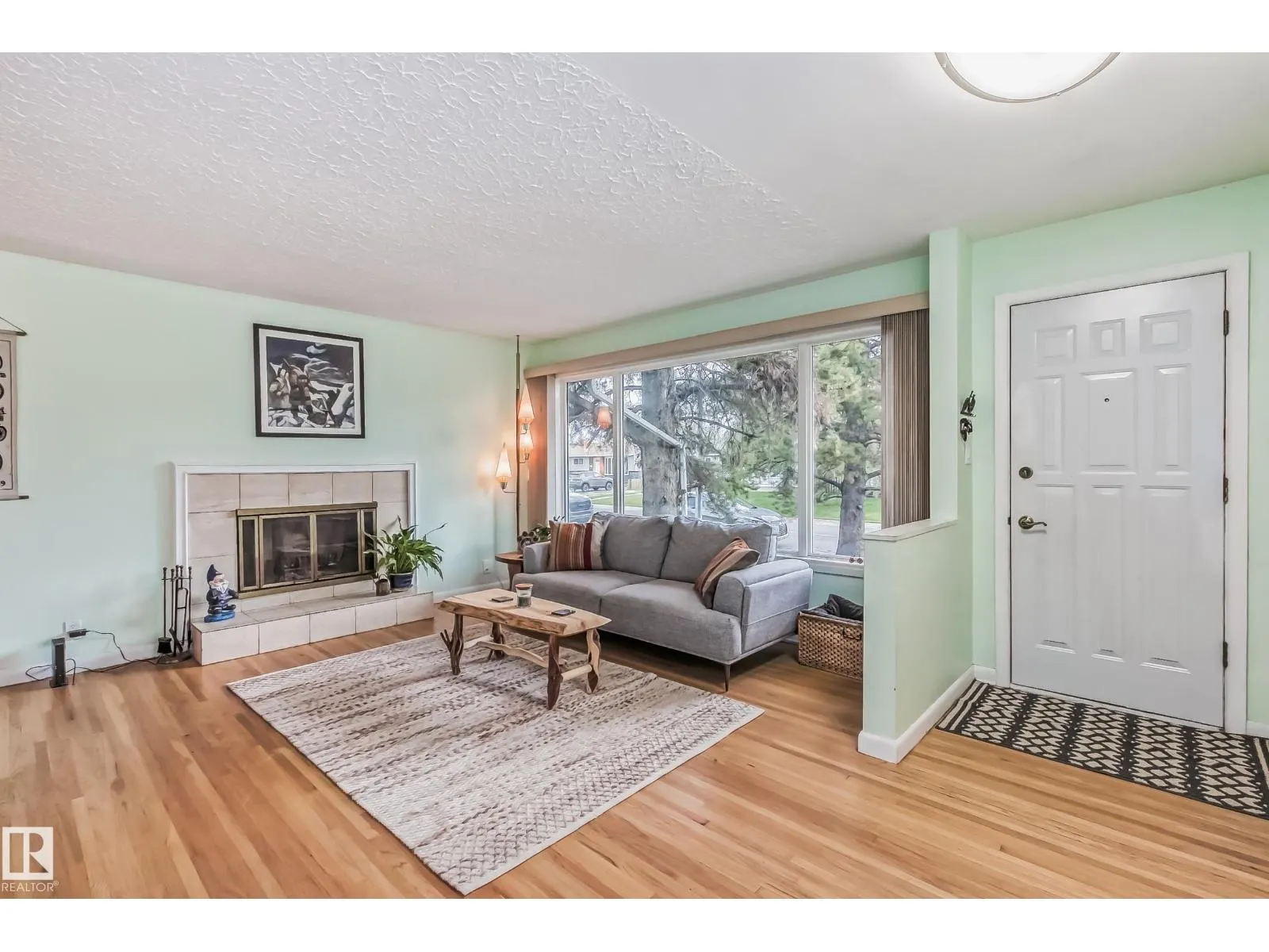 9210 157 ST NW