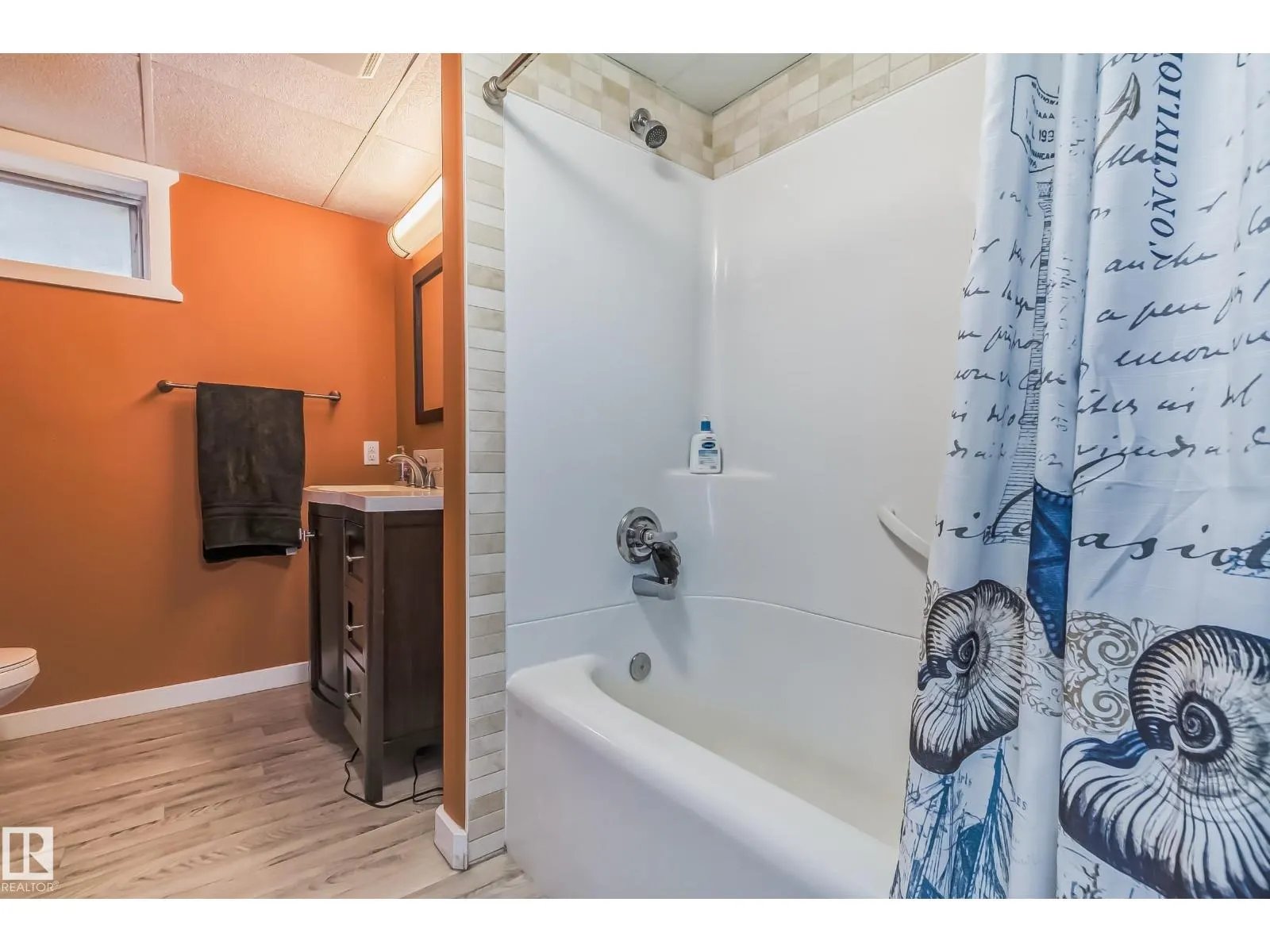 9210 157 ST NW