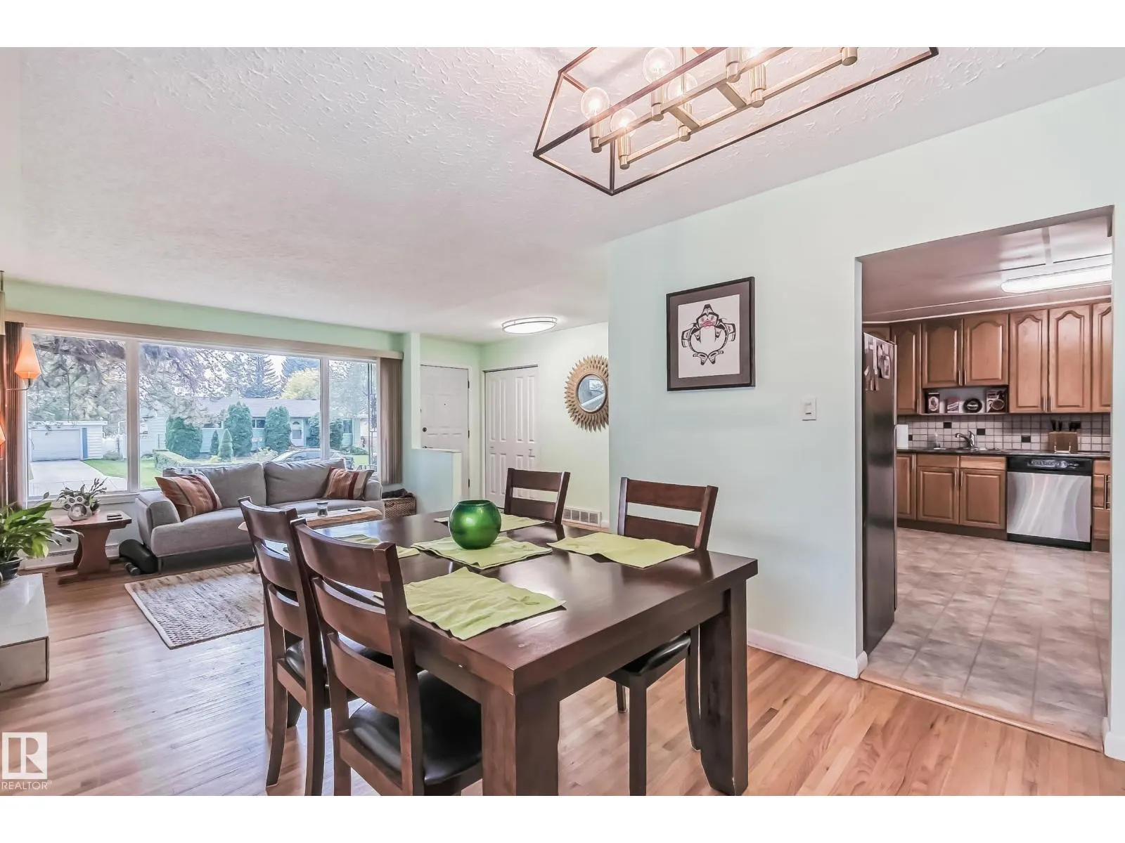 9210 157 ST NW