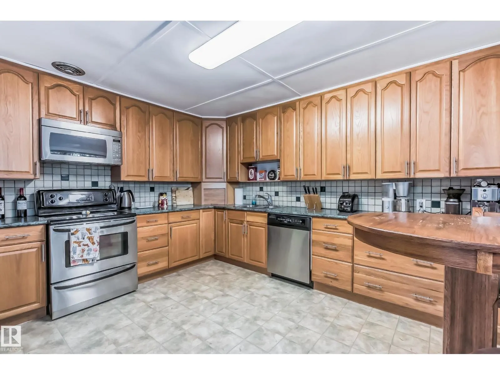 9210 157 ST NW
