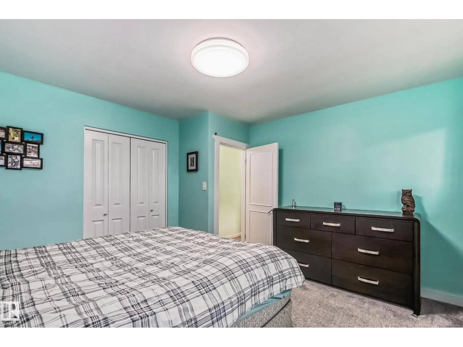 9210 157 ST NW