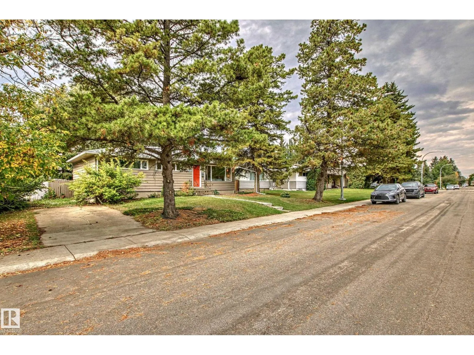 9210 157 ST NW
