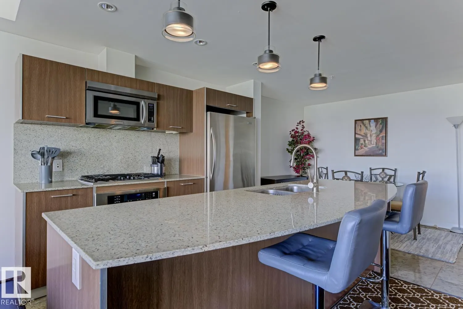 #405 2510 109 ST NW NW