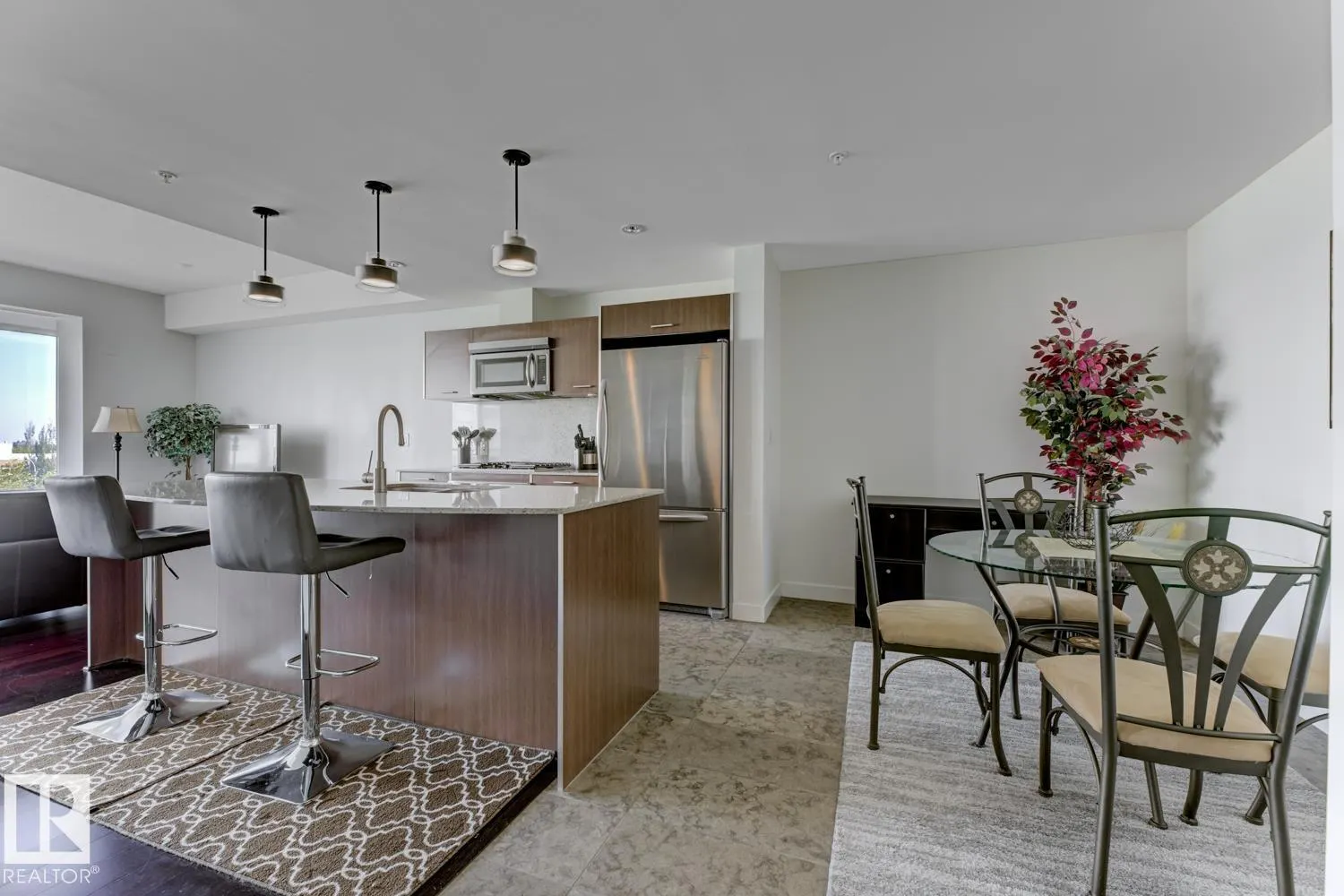#405 2510 109 ST NW NW