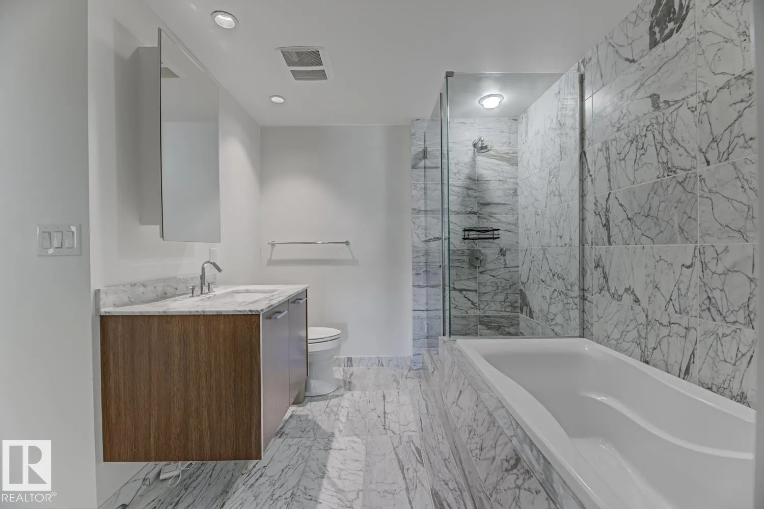 #405 2510 109 ST NW NW