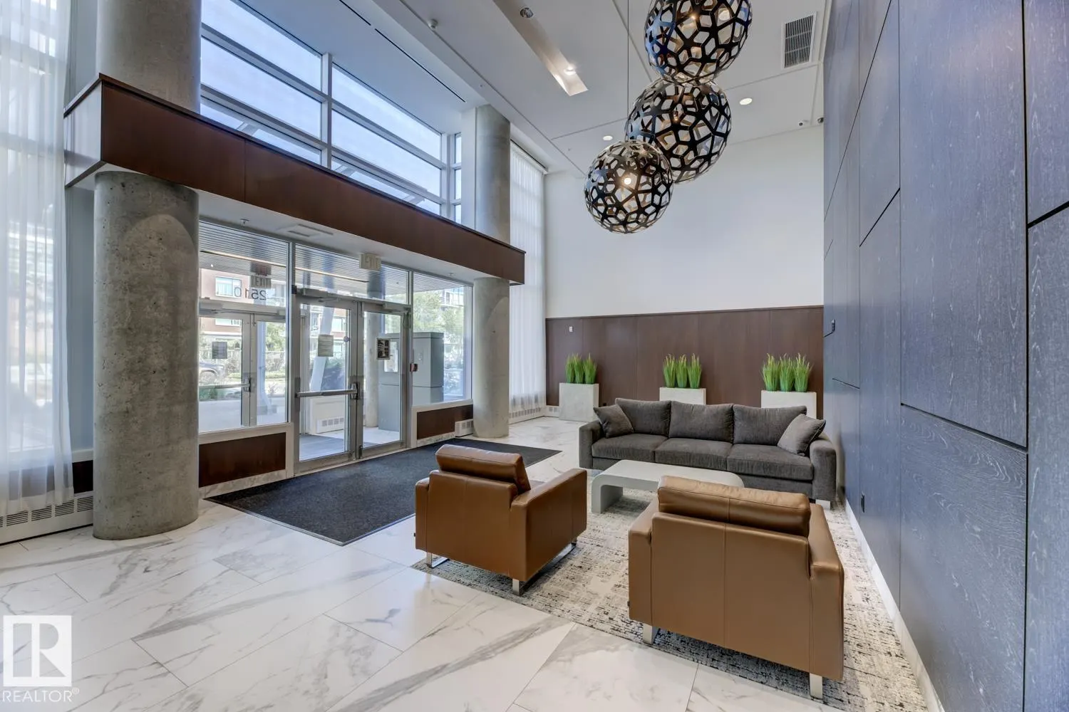 #405 2510 109 ST NW NW