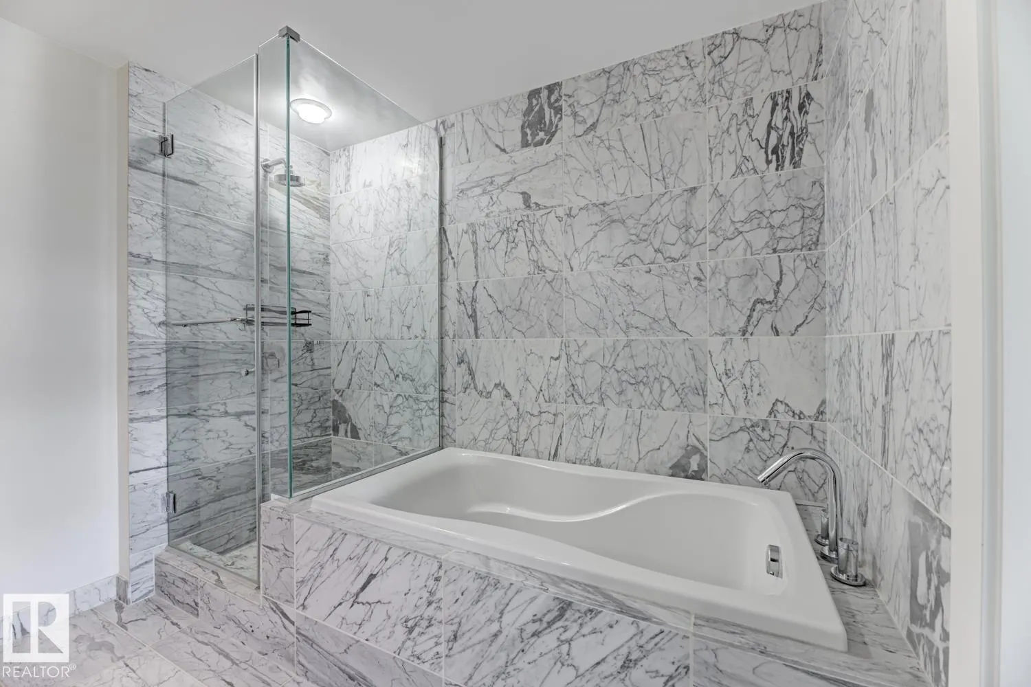#405 2510 109 ST NW NW