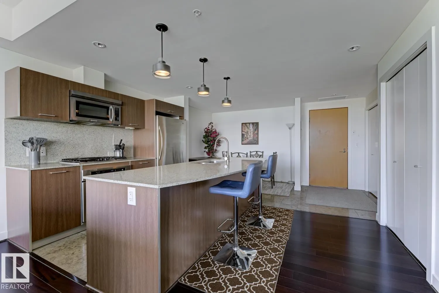 #405 2510 109 ST NW NW