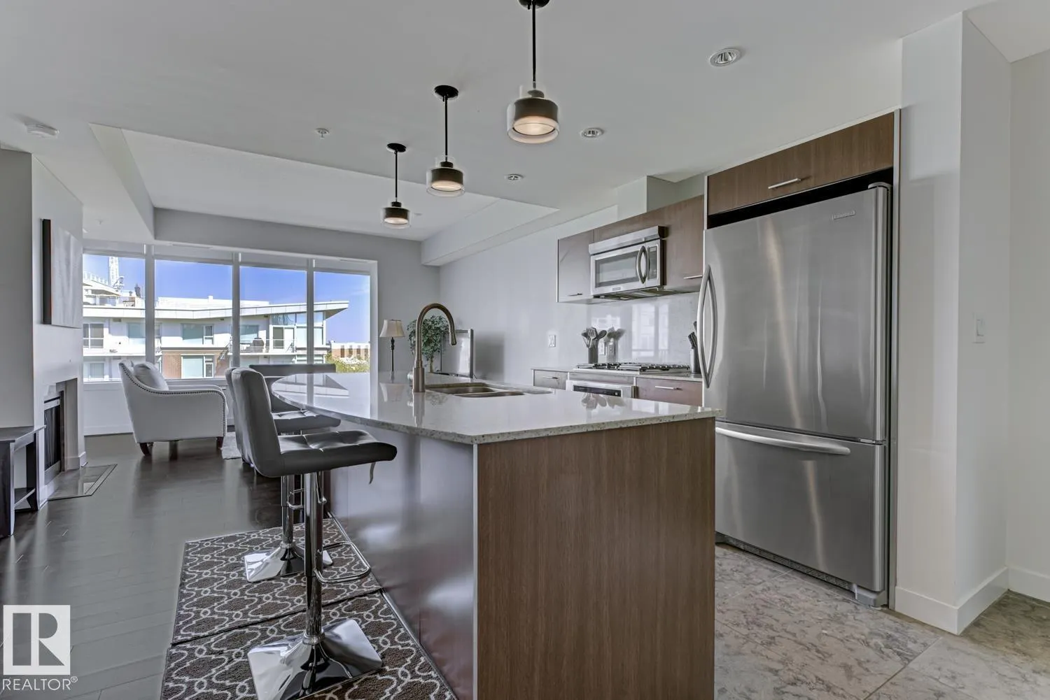 #405 2510 109 ST NW NW