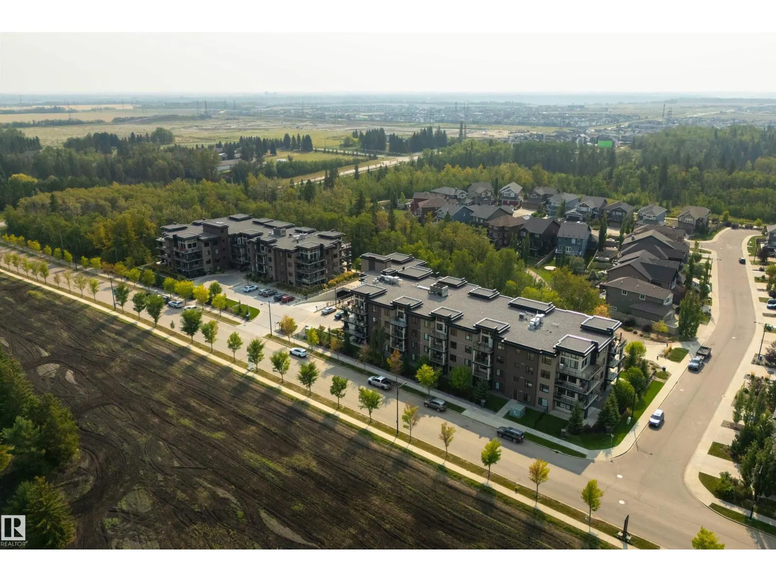 #110 5029 EDGEMONT BV NW