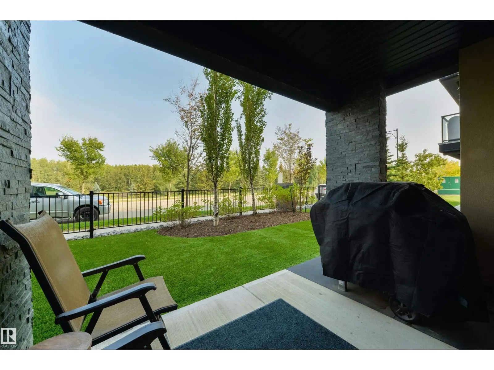#110 5029 EDGEMONT BV NW