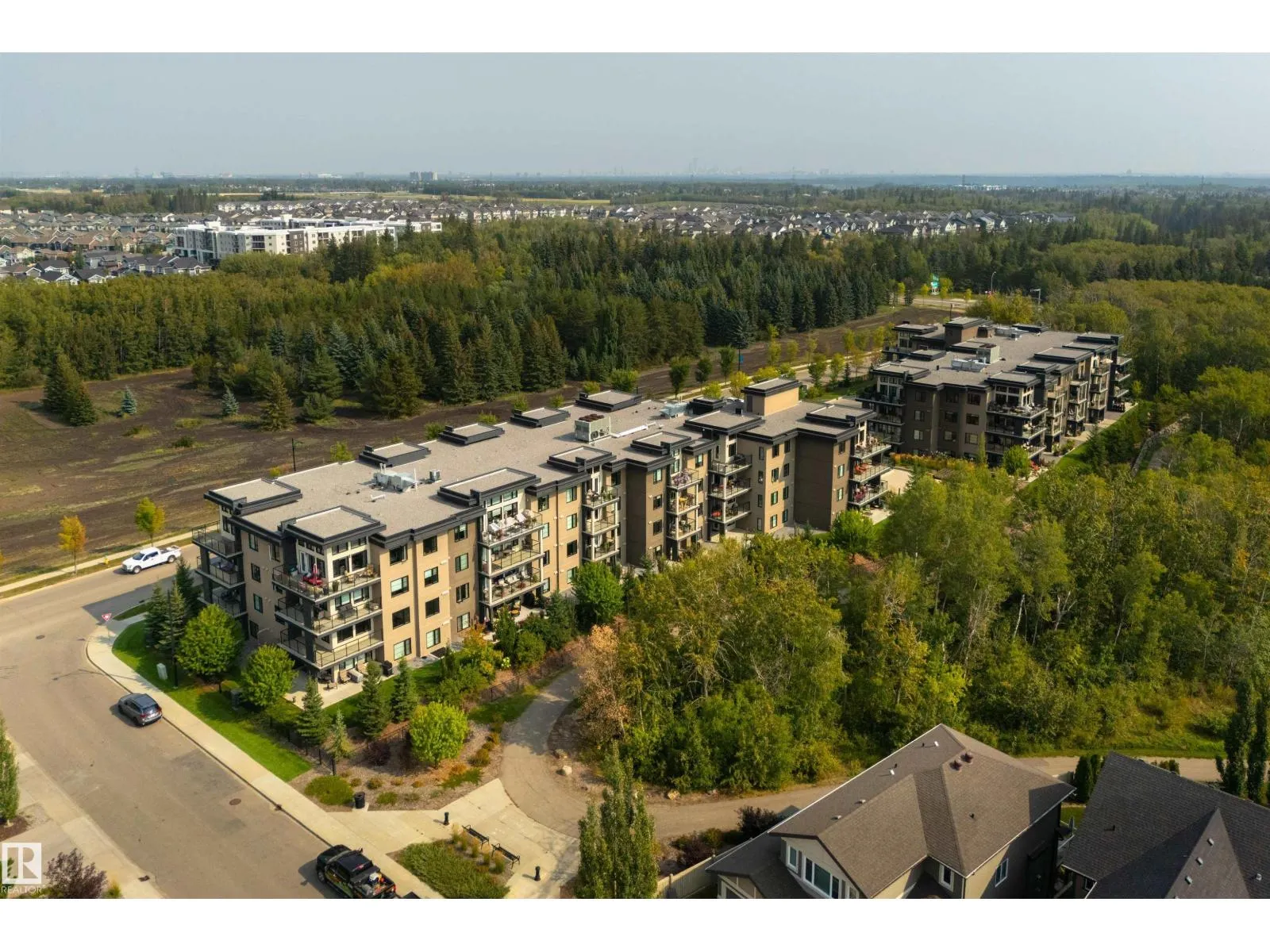 #110 5029 EDGEMONT BV NW