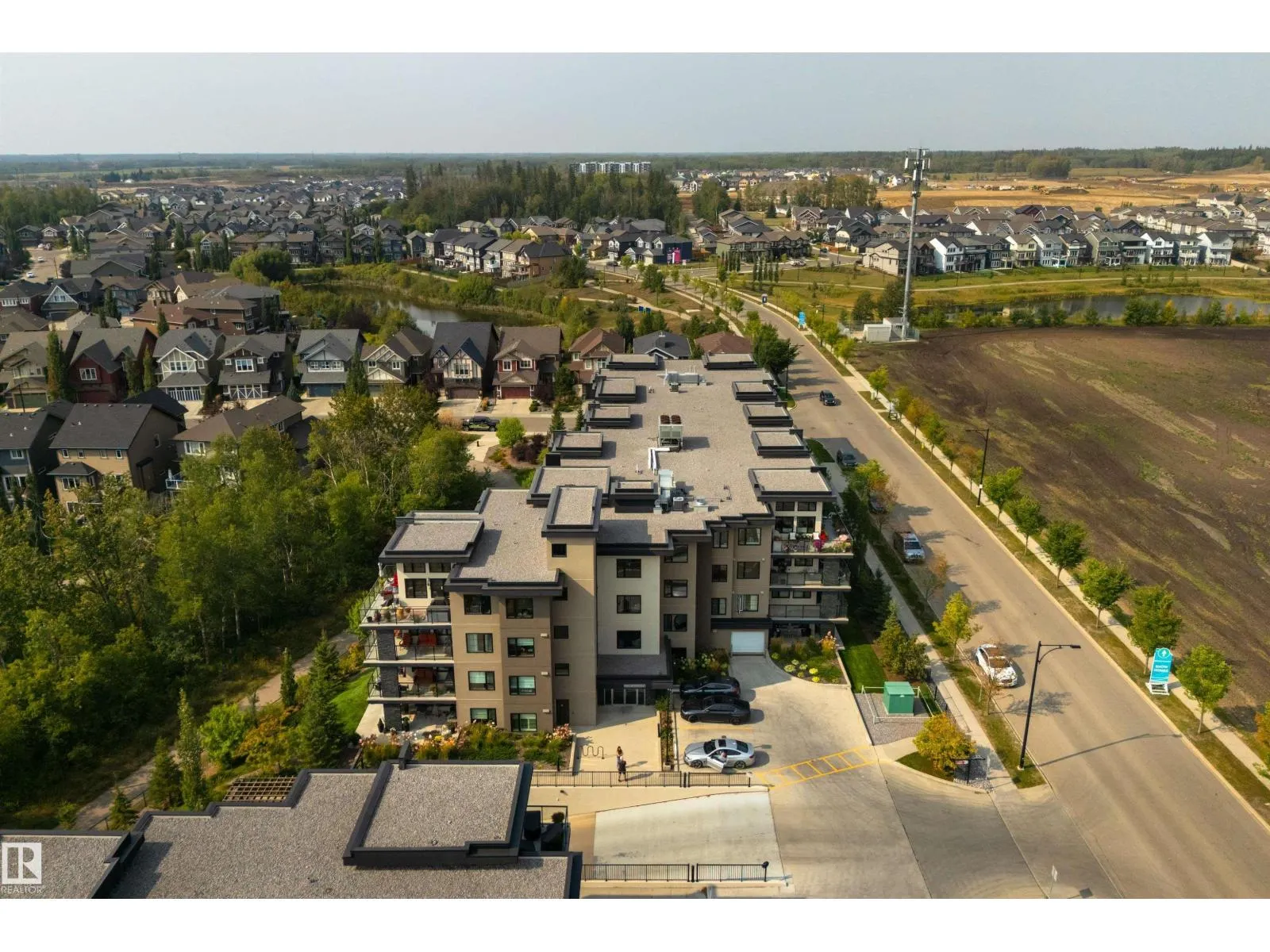 #110 5029 EDGEMONT BV NW