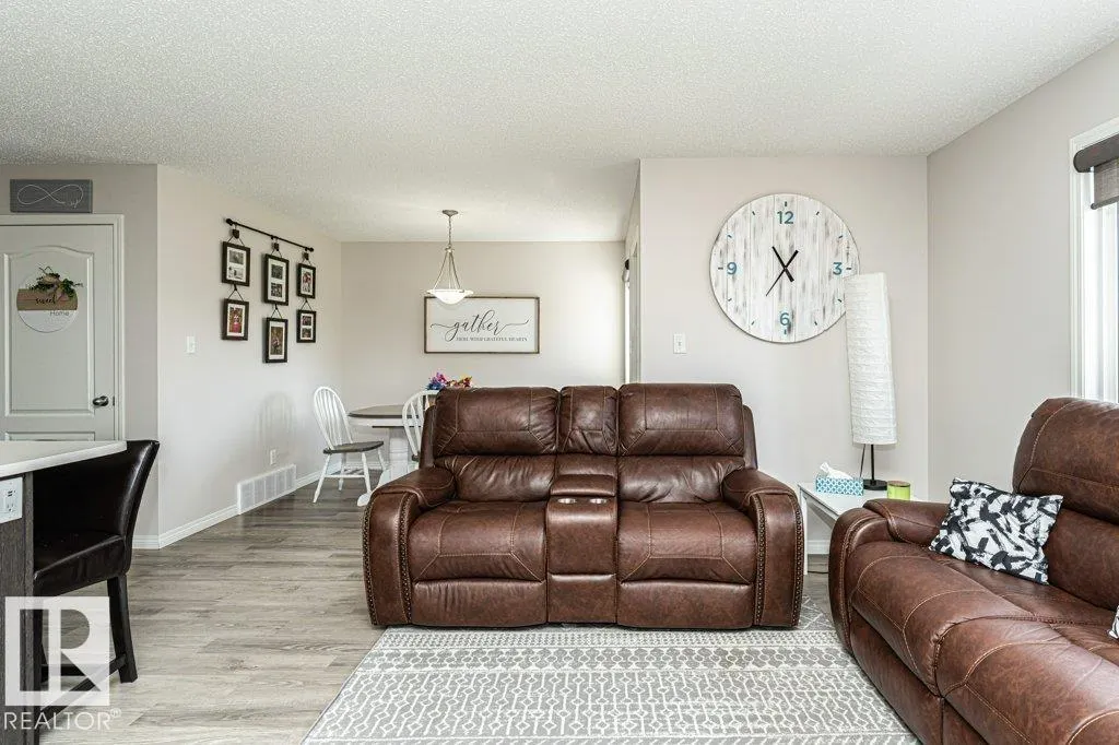8727 Carson WY SW SW