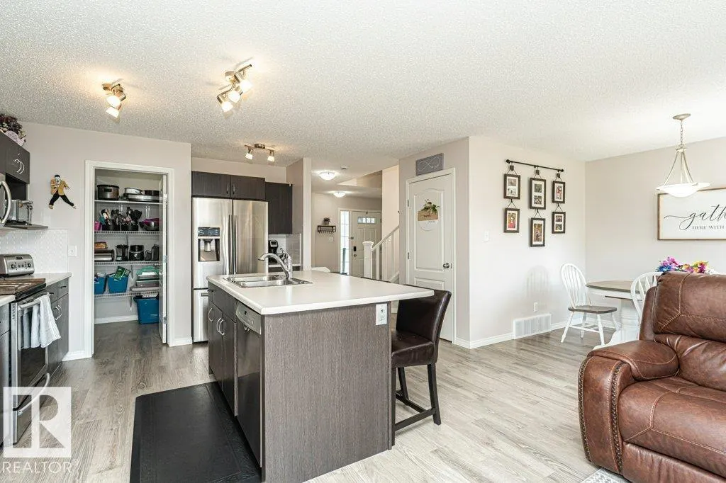 8727 Carson WY SW SW