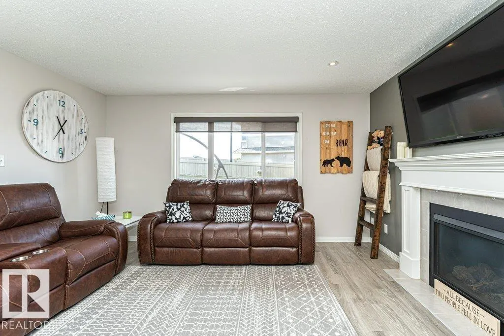 8727 Carson WY SW SW