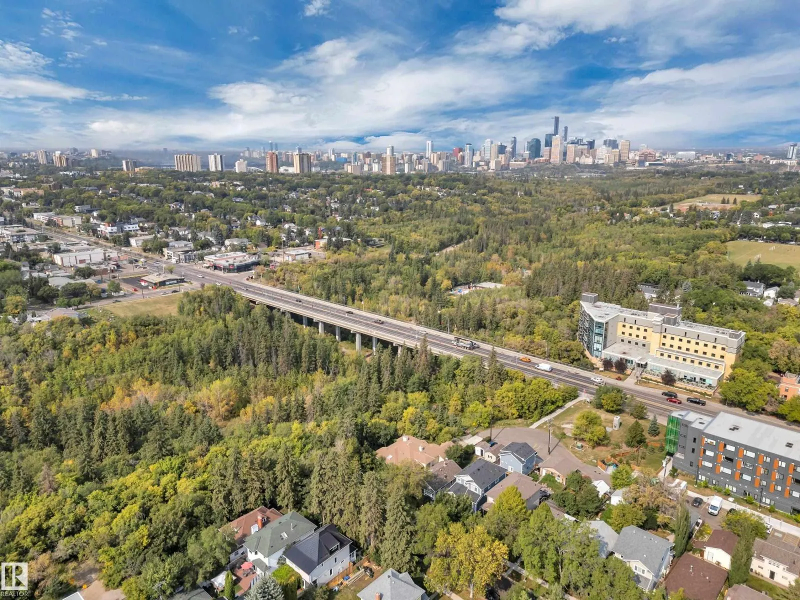 8941 79 AV NW