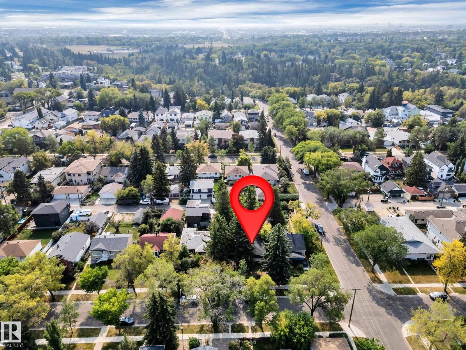 8941 79 AV NW
