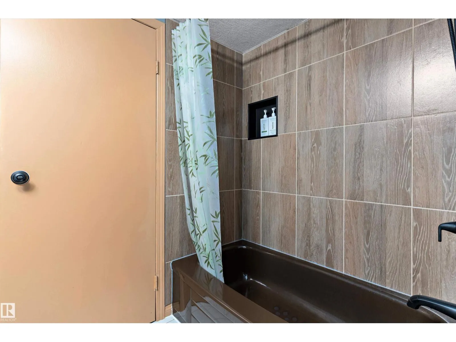 4703 36 AV NW