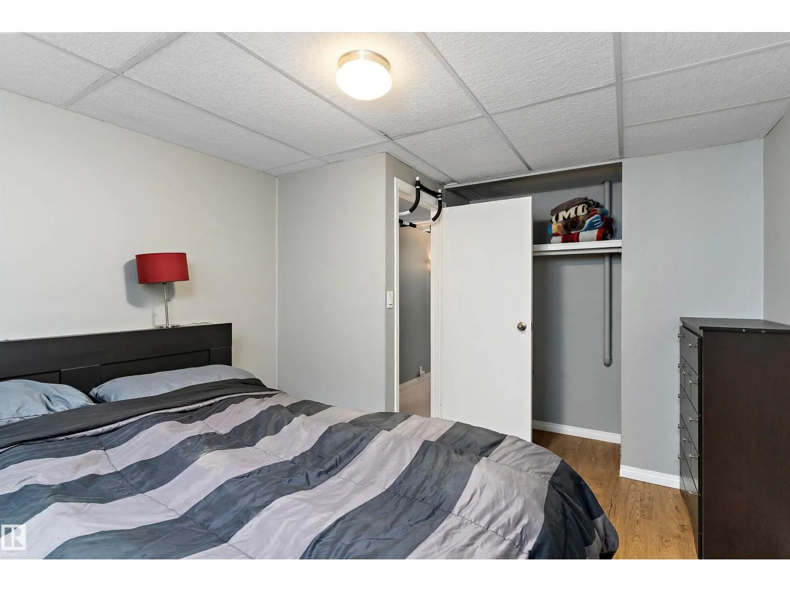 4703 36 AV NW