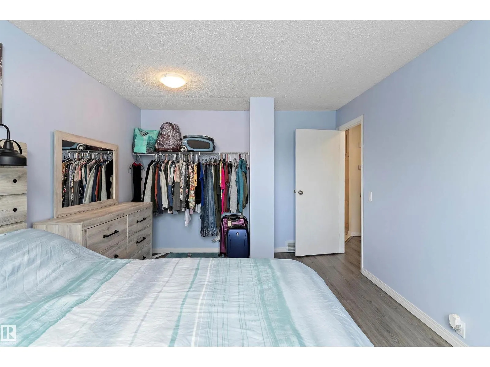 4703 36 AV NW
