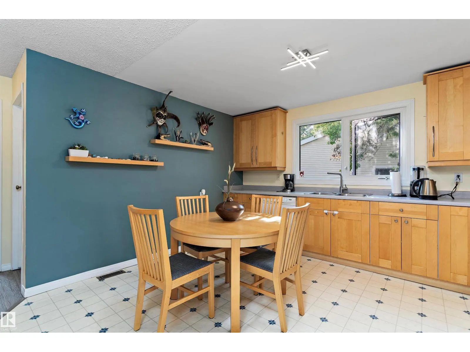 4703 36 AV NW