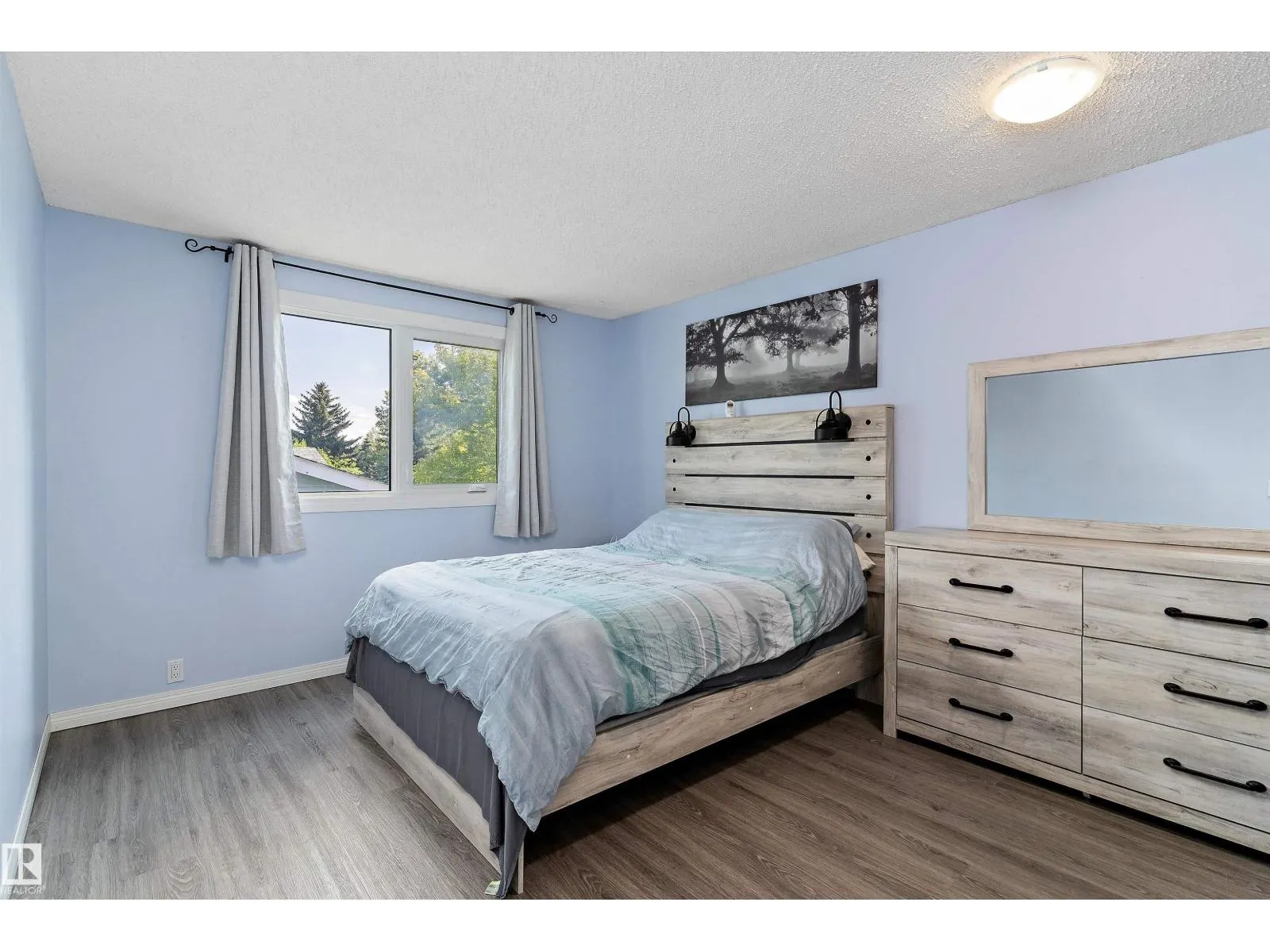 4703 36 AV NW