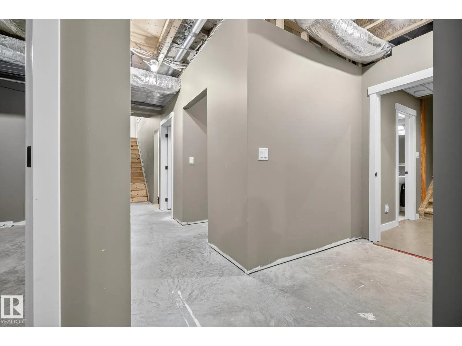 5904 110 ST NW