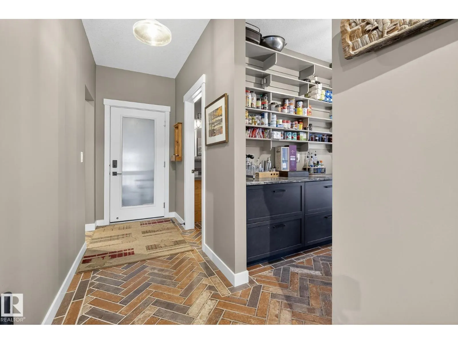 5904 110 ST NW