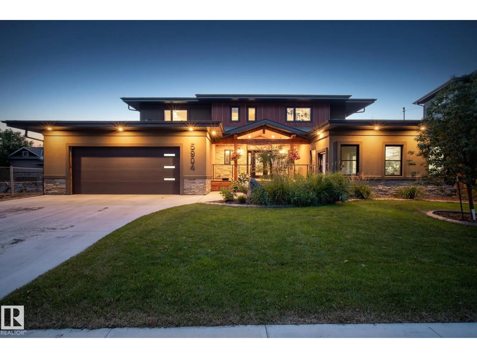 5904 110 ST NW