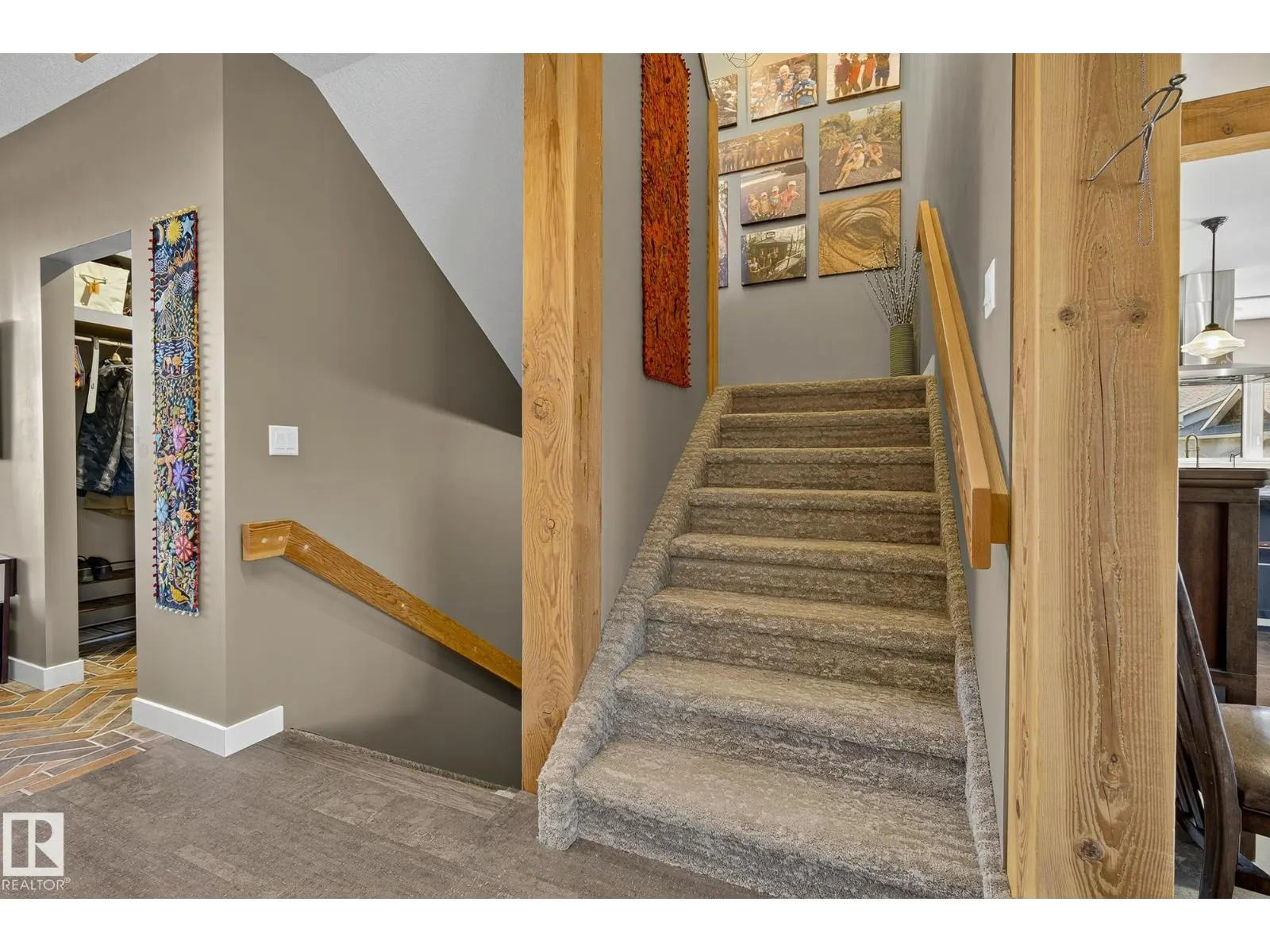 5904 110 ST NW