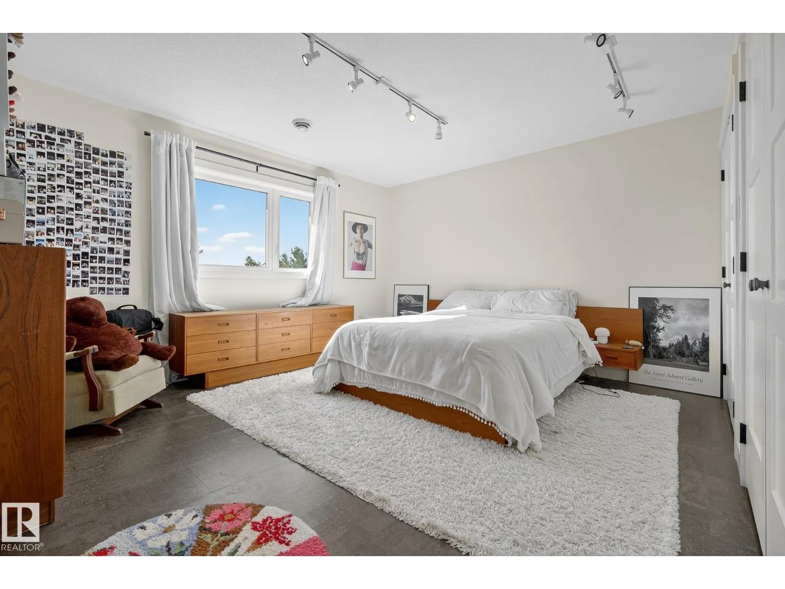 5904 110 ST NW