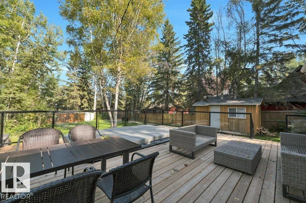 124 Lakeshore DR