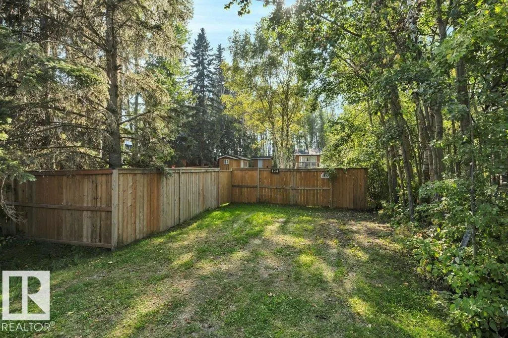 124 Lakeshore DR