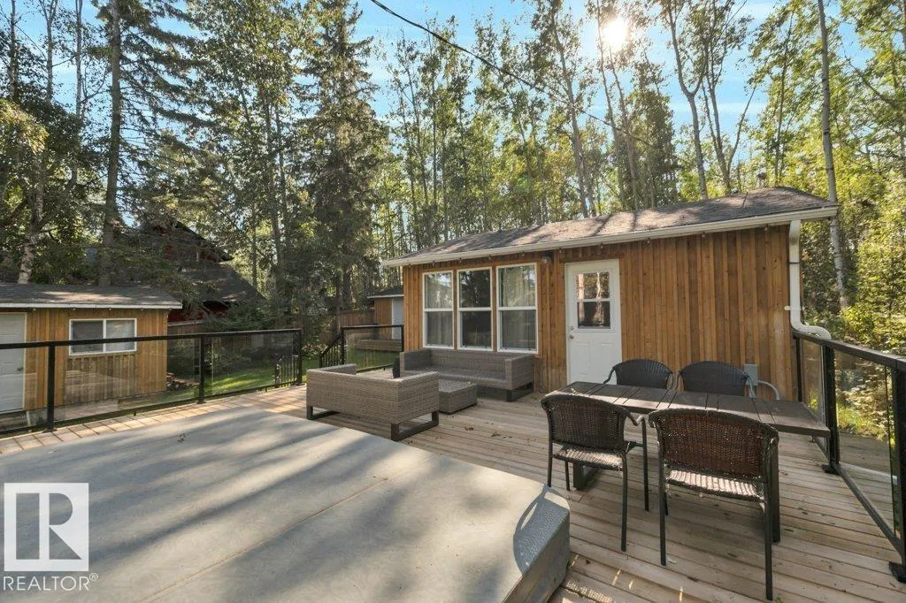124 Lakeshore DR