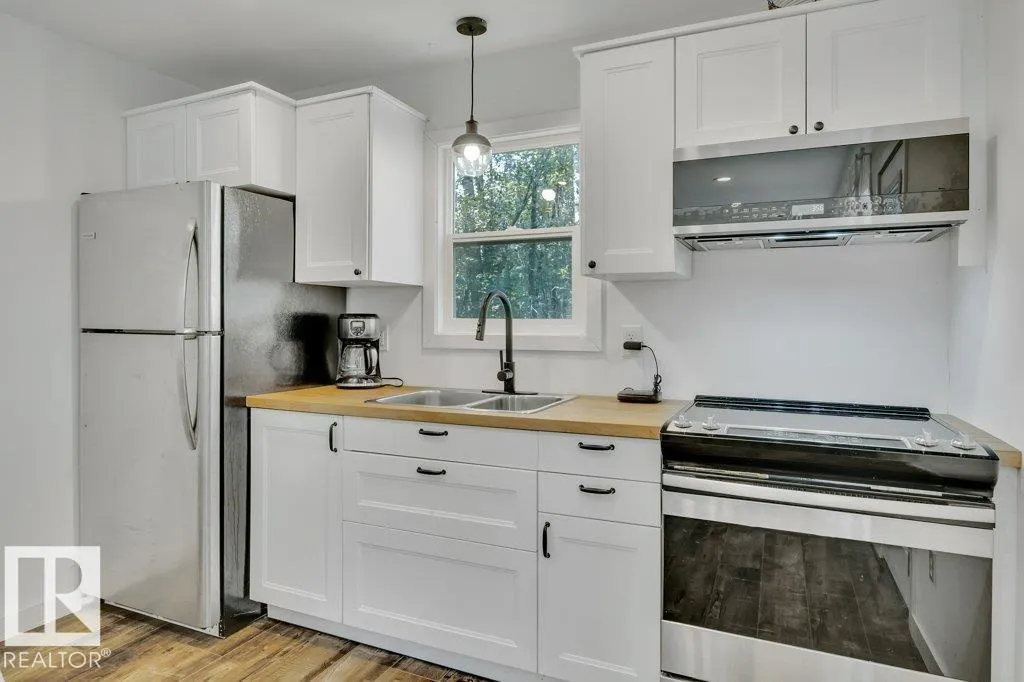 124 Lakeshore DR