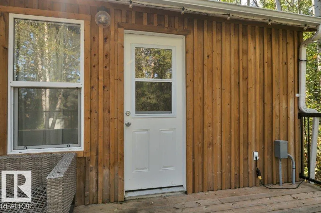 124 Lakeshore DR
