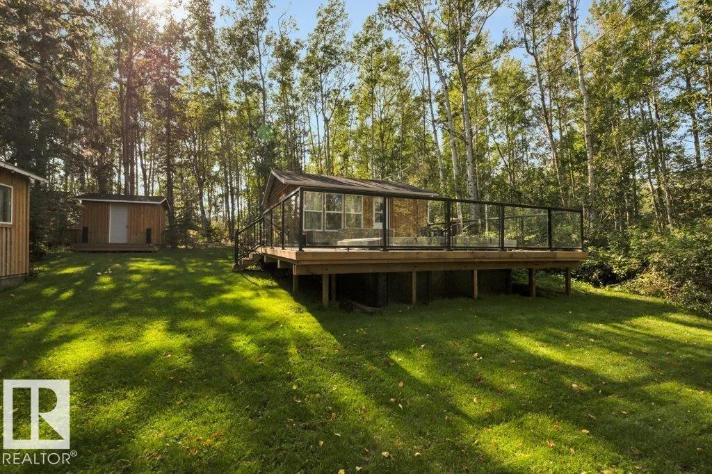 124 Lakeshore DR