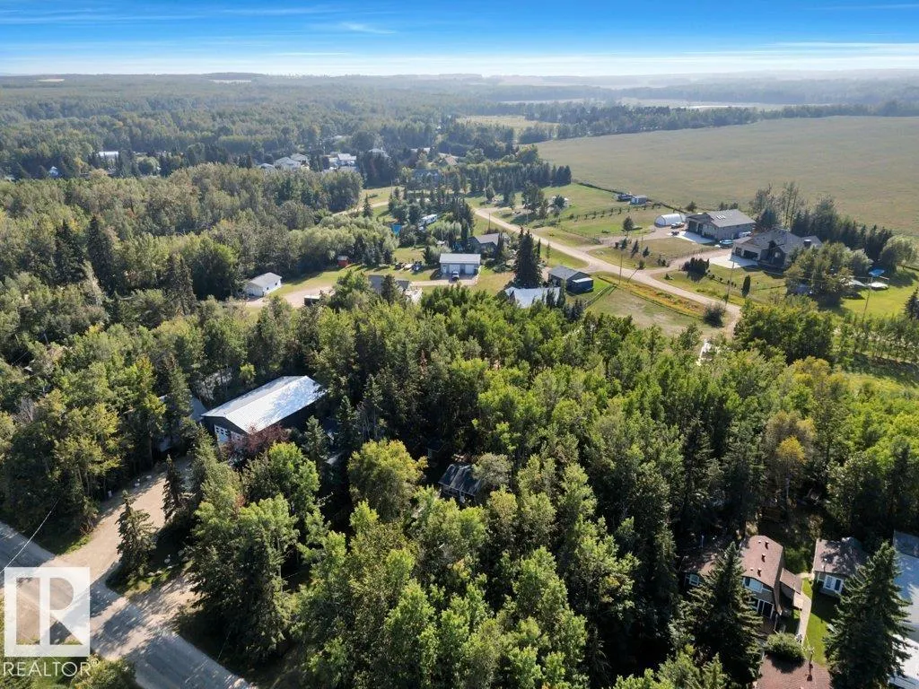 124 Lakeshore DR