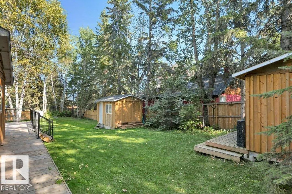 124 Lakeshore DR