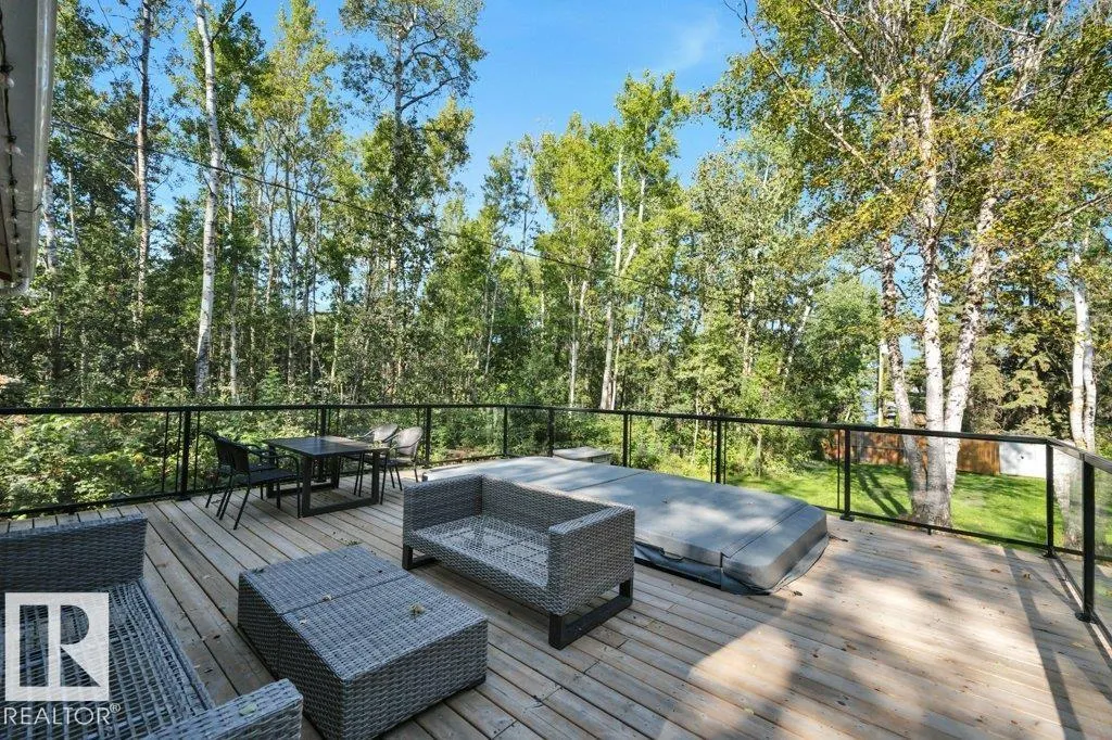 124 Lakeshore DR