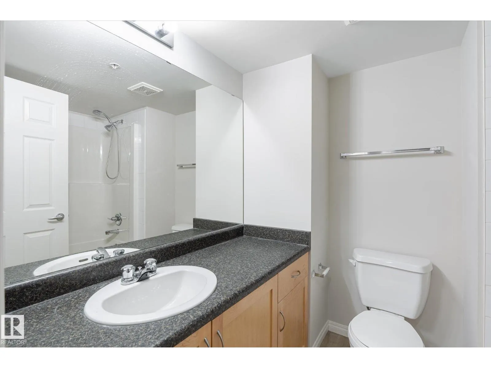 #111 40 SUMMERWOOD BV