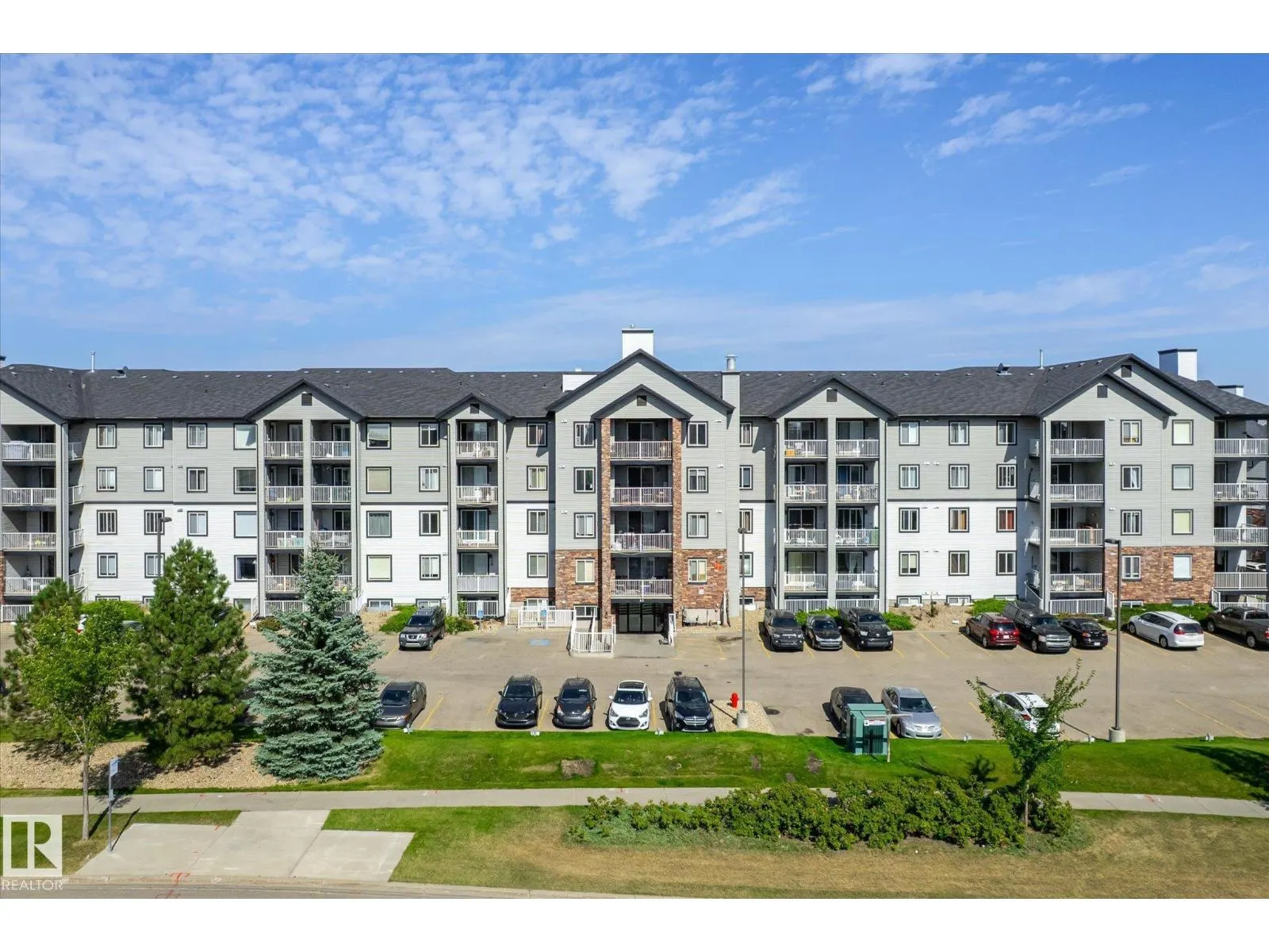 #111 40 SUMMERWOOD BV