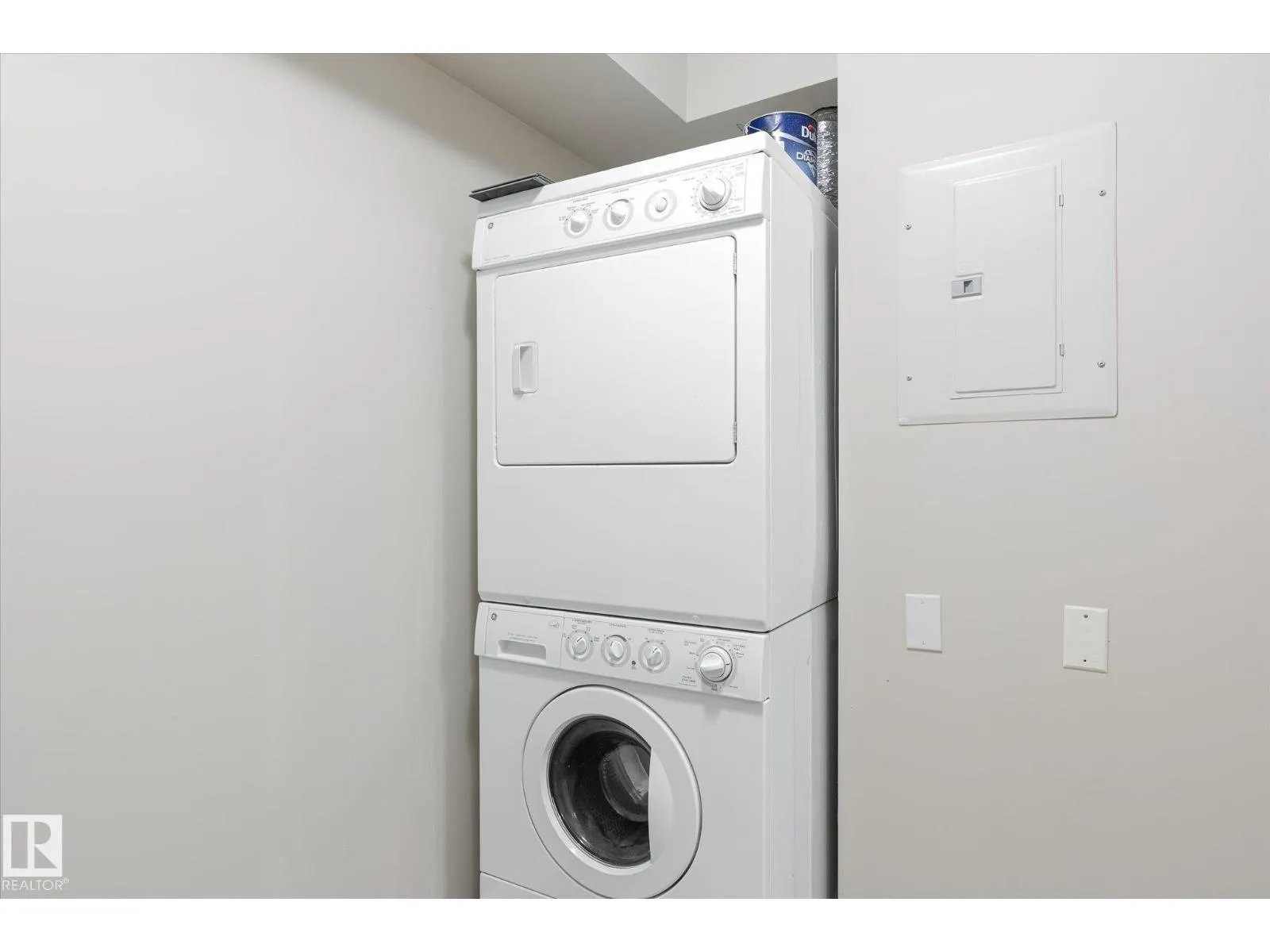 #111 40 SUMMERWOOD BV